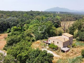 Masia a Cabanelles. Casa rural de 4 dormitorios en venta en alt empordà, girona