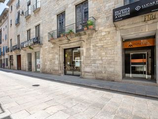 Appartamento in Centre-Barri Vell. Piso con encanto histórico y comodidades modernas en venta en el