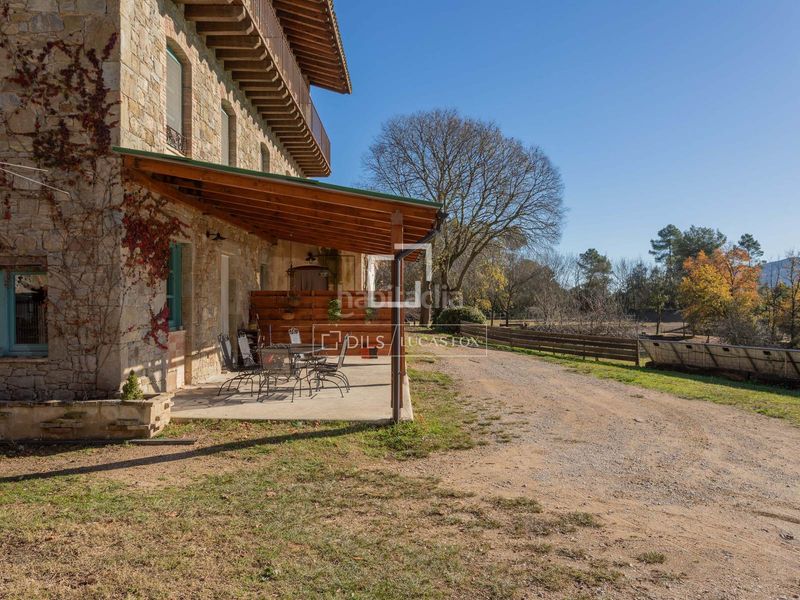 Foto c17efdbe-c271-4672-996f-ef2f9fd3d2d0. Masia amb calefacció a Banyoles