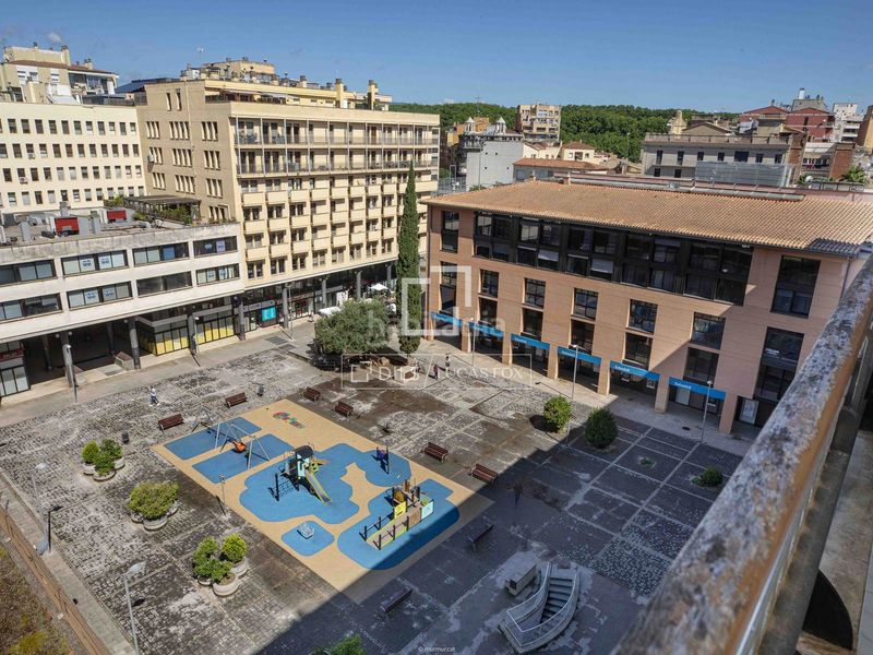Foto 5bda3298-f0eb-42d3-ac17-bed02b6f71f7. Àtic amb calefacció a Centre-Barri Vell Girona
