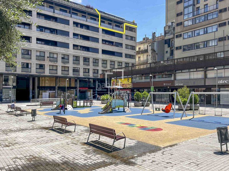 Foto b4d7625c-cf05-440c-9fd0-0b1729f6c1c3. Àtic amb calefacció a Centre-Barri Vell Girona