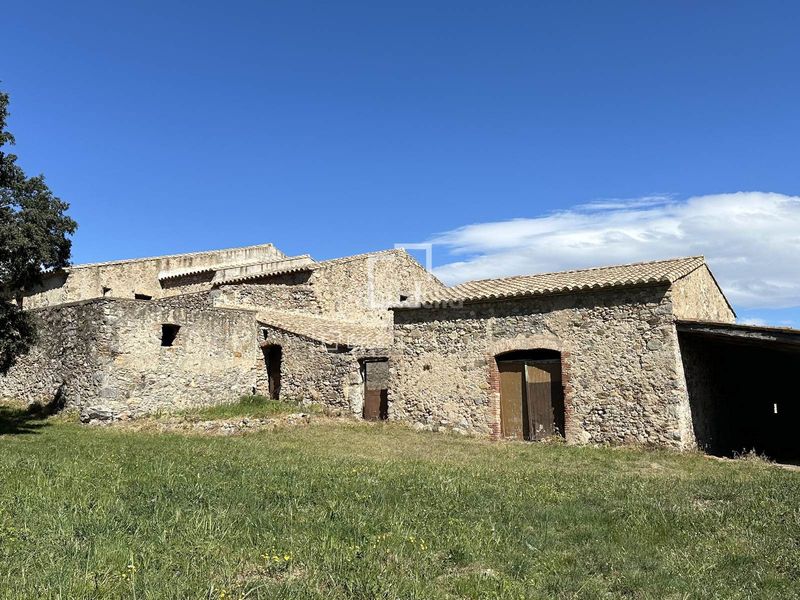 Foto e8201d6f-7035-448b-a325-39f740fd8db2. Masia a Darnius