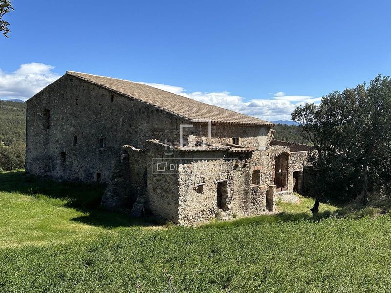 Foto f53cc686-a09a-42b5-997f-0fcdeaa5b523. Masia a Darnius