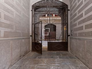 Penthouse in Centre-Barri Vell. Ático de 5 dormitorios en venta en barri vell, girona