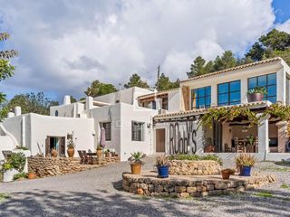Lloguer Masia a Sant Josep. Casa rural en excelentes condiciones de 5 dormitorios en alquile