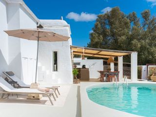 Chalet en Sant Antoni de Portmany. Casa  villa en excelentes condiciones de 5 dormitorios en venta