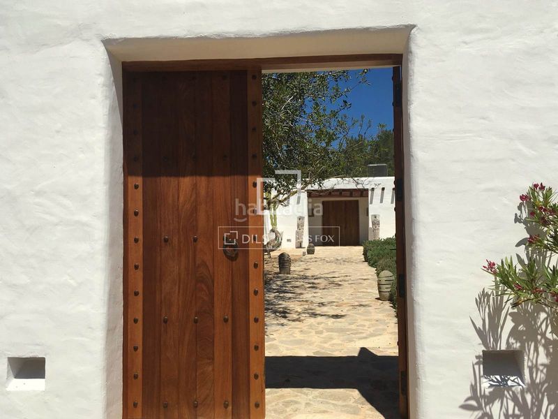 Foto f31e9213-eb44-4c0a-9dba-7b0276f6ad4b. Masia amb calefacció aparcament piscina a Ca Na Negreta - Can Ramón Santa Eulària