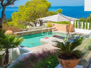 Xalet a Cala Vedella-Cala Tarida. Casa  villa excelentes de 5 dormitorios en venta en san josé, is