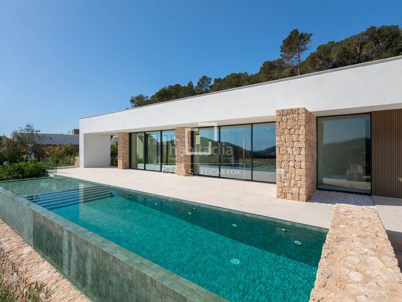 Foto fb51215d-abd3-4bde-8dd2-685664ebd9d9. Xalet amb aparcament piscina a Roca Llisa Santa Eulària