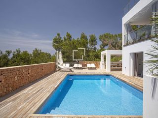 Chalet en Sant Antoni de Portmany. Casa  villa de 6 dormitorios en venta en san antonio, islas bale