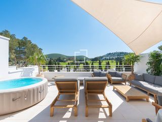 Flat in Roca Llisa. Piso en excelentes condiciones de 2 dormitorios con 65m terraza