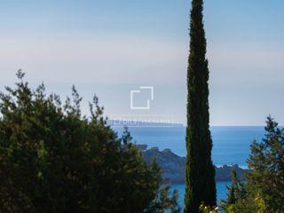 Fondo rustico in Es Cubells. Parcela en venta en san josé, islas baleares