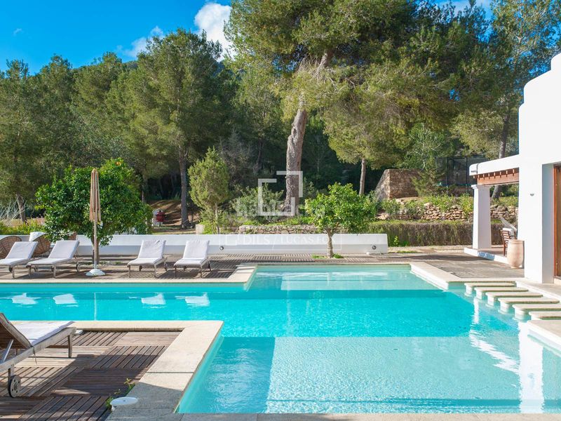 Foto ce7f28a4-2761-48c2-bffe-aa45ed5d18d4. Xalet amb calefacció aparcament piscina a Can Furnet Santa Eulària