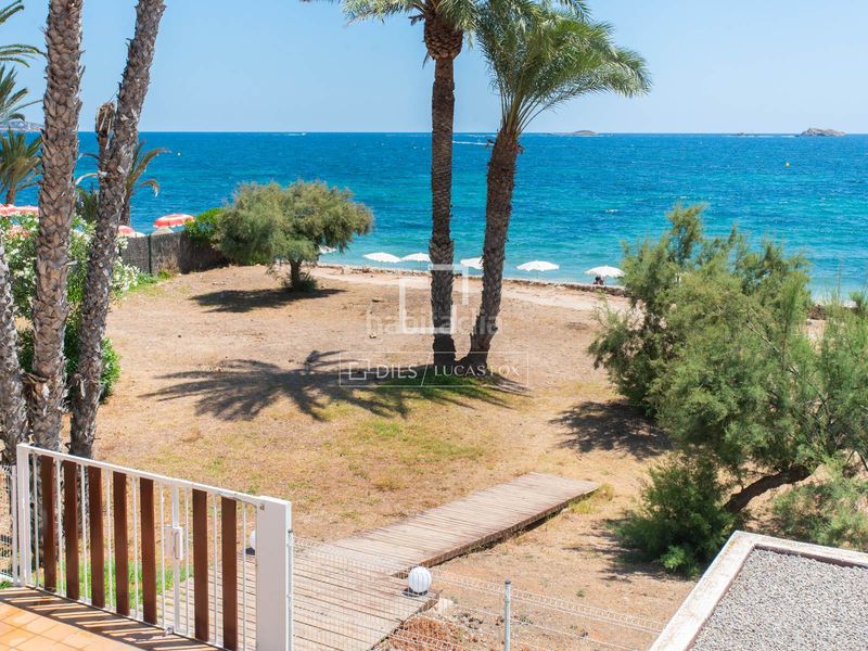 Foto bf0c51f6-e07e-4d8f-85f5-5ef13d61b82d. Pis amb calefacció aparcament a Ses Figueretes - Platja d'en Bossa - Cas Serres Ibiza