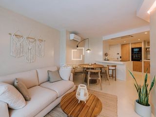 Pis a Marina Botafoc-Talamanca. Piso en excelentes condiciones de 2 dormitorios con 16m terraza