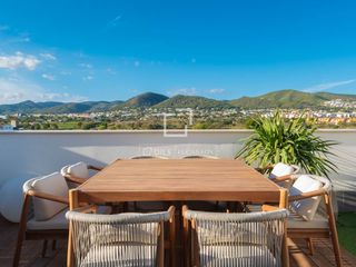 Pis a Ses Figueretes - Platja d'en Bossa - Cas Serres. Piso en excelentes condiciones de 4 dormitorios con 49m terraza