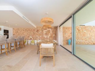 Chalet à Cala Vedella-Cala Tarida. Casa  villa de obra nueva de 5 dormitorios en venta en san josé,
