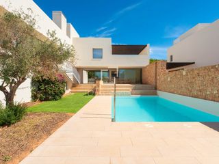 Xalet a Cala Vedella-Cala Tarida. Casa  villa de obra nueva de 5 dormitorios en venta en san josé,