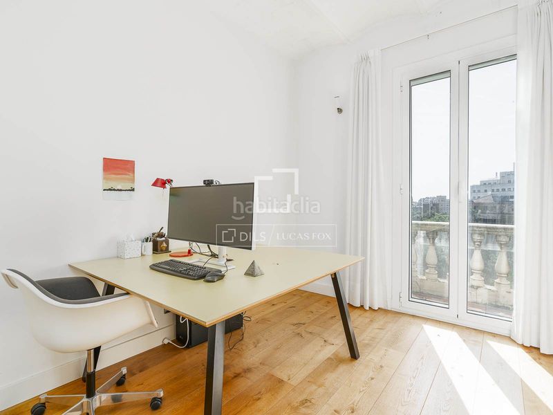 Foto 06e9b068-78de-4380-ad87-5f6599f26516. Àtic amb calefacció a Sagrada Família Barcelona