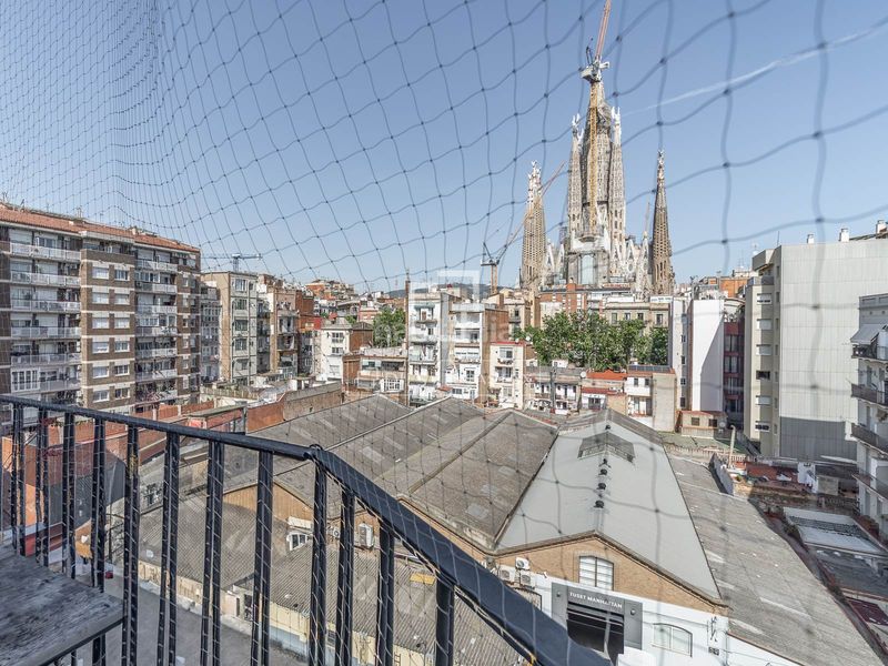 Foto c6ac6502-f29e-4f27-9a9b-bbb682ebd481. Àtic amb calefacció a Sagrada Família Barcelona