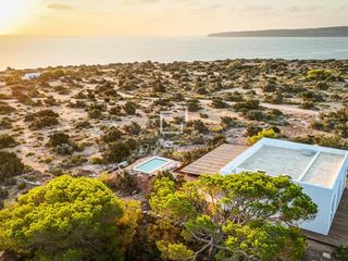 Chalet in Formentera. Casa  villa en excelentes condiciones de 3 dormitorios en venta