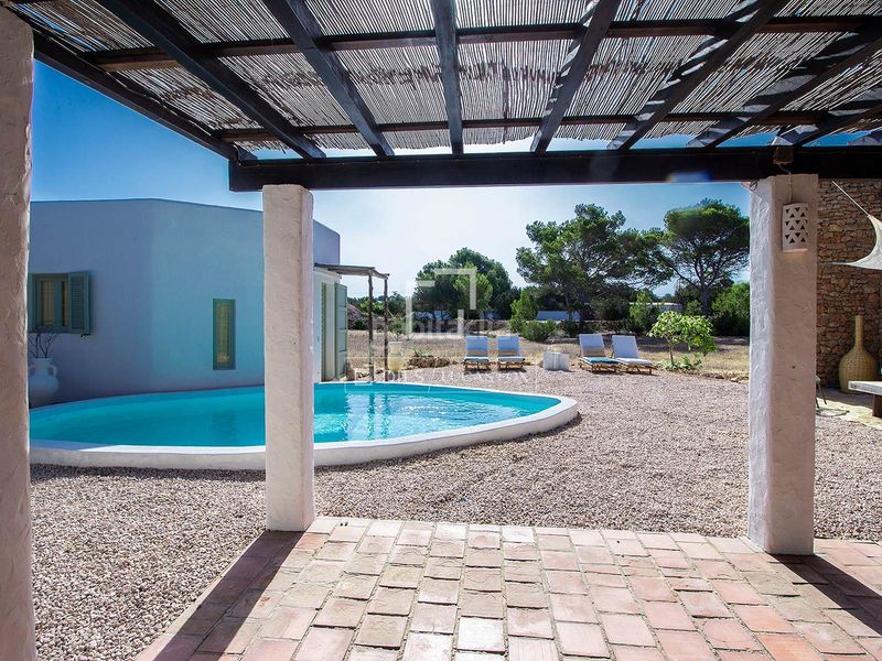 Foto 20267b2d-65f0-49fc-8ffc-7f5a17b25899. Xalet amb aparcament piscina a Formentera