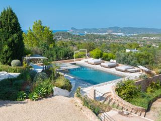 Chalet à Sant Agustí-Cala de Bou. Casa  villa de 7 dormitorios en venta en san josé, islas baleare