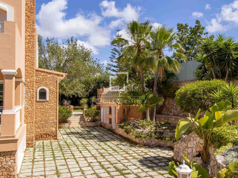 Foto a70726bd-b636-4e9e-ab1c-86320271b535. Xalet amb calefacció aparcament piscina a Jesús Santa Eulària