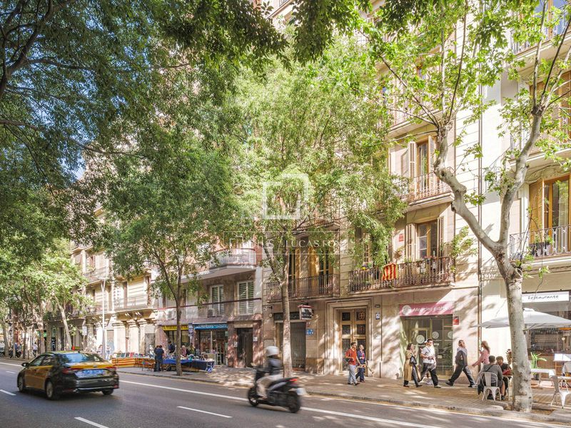 Foto f6c0807a-39ba-449f-9cf7-943423ab3022. Àtic amb calefacció a Dreta de l´Eixample Barcelona