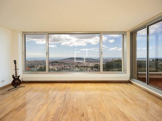 Chalet in Vallcarca - Penitents. Casa  villa de 6 dormitorios con 250m de jardín en venta en sarr
