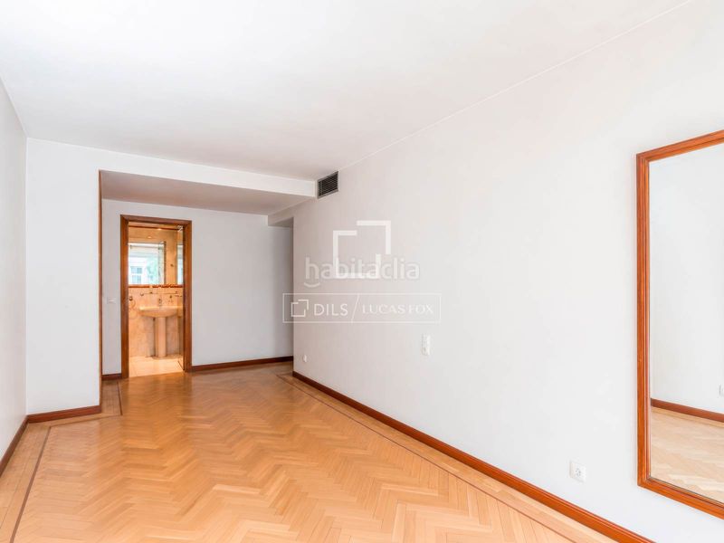 Foto fcf392d2-e107-4b56-820d-ed8b5be4e6dd. Pis amb calefacció aparcament piscina a Almagro Madrid