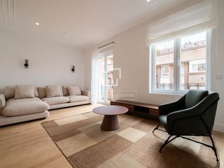 Flat in Argüelles. Bonito piso exterior, recién reformado y con balcón en venta jun