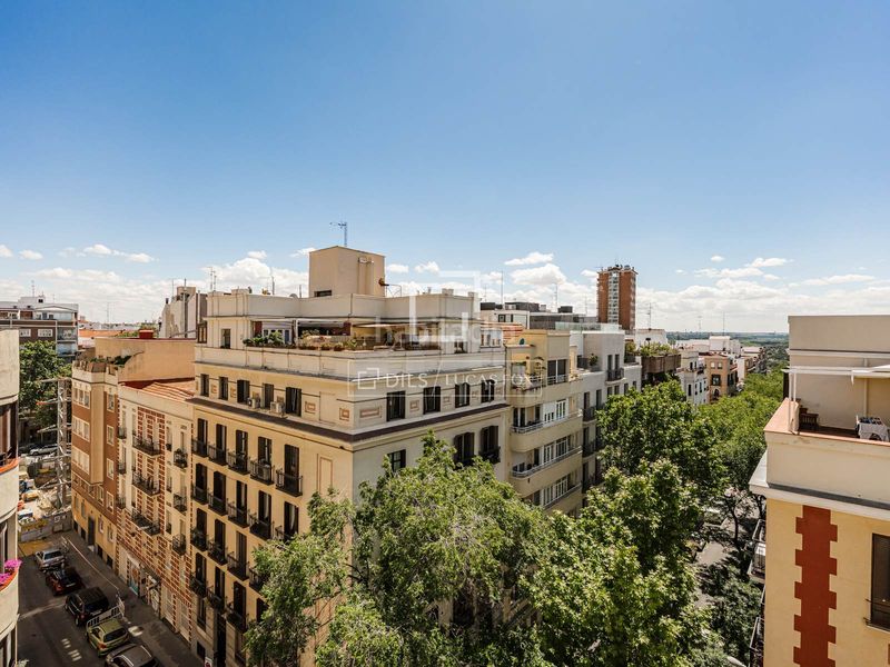 Foto 568bdc84-a17d-4153-abd9-ca4c781f92a3. Àtic amb calefacció a Argüelles Madrid