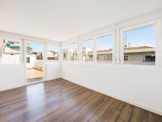 Penthouse in Argüelles. Ático en excelentes condiciones de 4 dormitorios con 35m terraza
