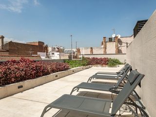 Pis a Gòtic. Piso de 3 dormitorios exteriores con 27m terraza en venta en gót