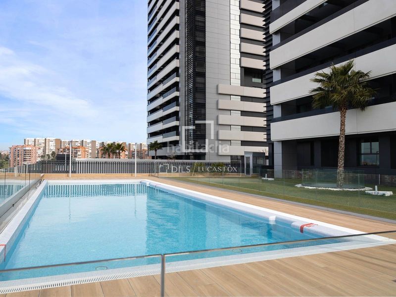 Foto 4d77b9a9-c113-402f-8f6d-79a4e8e3d82d. Pis amb calefacció aparcament piscina a Valdeacederas Madrid