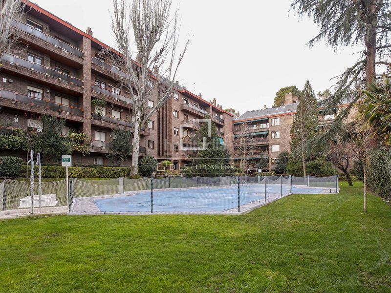 Foto 42a2c5c3-aca1-495f-b8c5-bfe0437961bc. Lloguer àtic amb calefacció aparcament piscina a Madrid