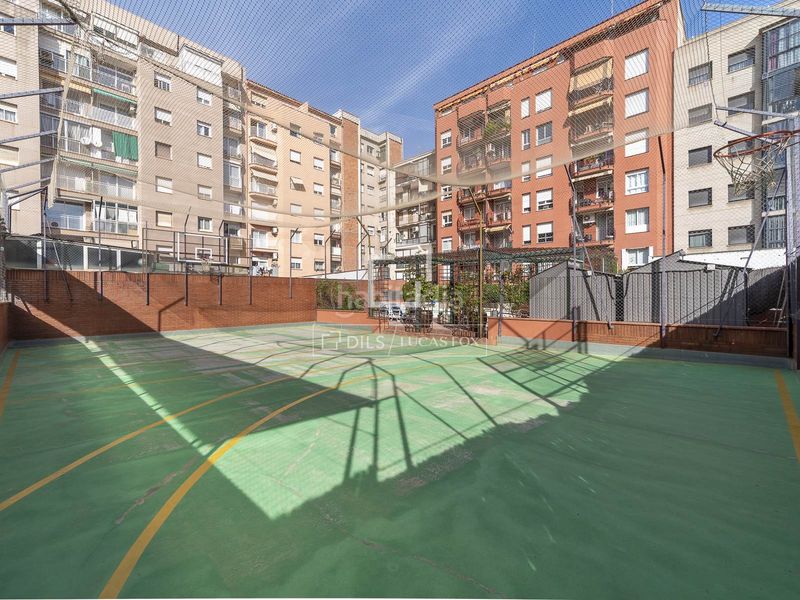 Foto 5ef79d4a-221e-4294-b5a4-e7eaa1f2c0e8. Àtic amb calefacció piscina a La Nova Esquerra de l´Eixample Barcelona