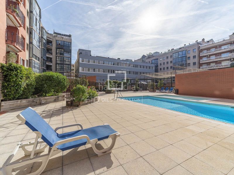 Foto b5cab007-c98d-44cf-b6ac-50b78c24b079. Àtic amb calefacció piscina a La Nova Esquerra de l´Eixample Barcelona