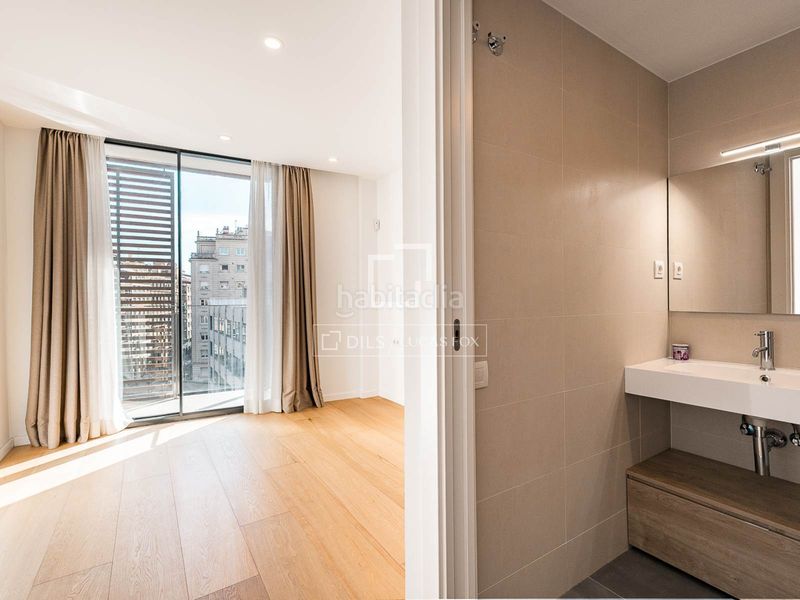 Foto c5e7b2ba-9c22-4040-91c2-5c52651e667d. Àtic amb calefacció aparcament piscina a Putget - Farró Barcelona