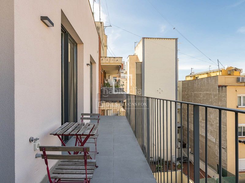 Foto cb6ef0be-dedf-407f-95a5-cc1d783994a9. Àtic amb calefacció aparcament piscina a Putget - Farró Barcelona