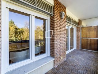 Appartamento in Casa de Campo. Piso de 3 dormitorios en venta en moncloa  casa de campo, frente