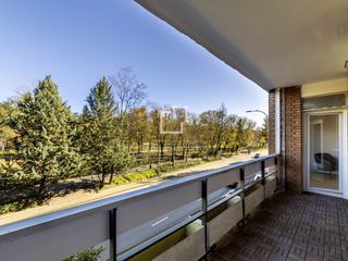 Pis a Casa de Campo. Piso de 3 dormitorios en venta en moncloa  casa de campo, frente