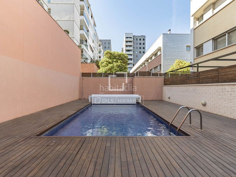 Foto 421f3674-fd42-4af3-929e-145902487da1. Pis amb aparcament piscina a La Marina del Port Barcelona