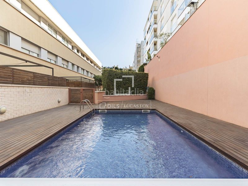 Foto d4b3a1bc-06eb-48c3-a7ca-2dea692fa0e3. Pis amb aparcament piscina a La Marina del Port Barcelona