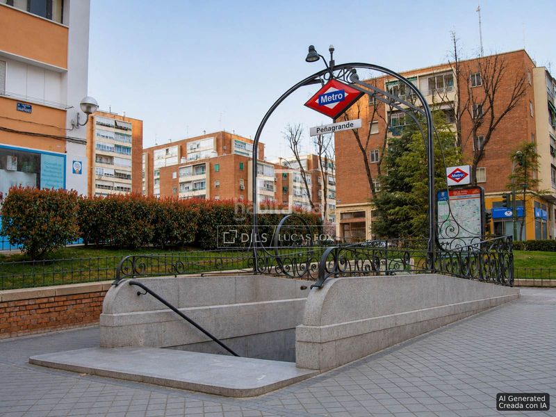 Foto 6a69d005-fdd4-4442-885d-788e279d7269. Pis amb aparcament piscina a Peñagrande Madrid