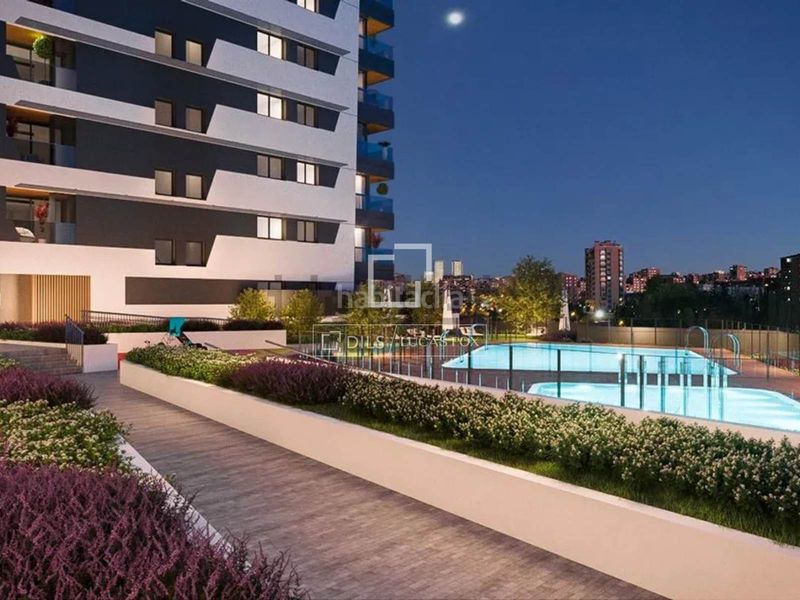 Foto 63254d6c-a3ac-4f72-8542-5543e75febc4. Pis amb aparcament piscina a Peñagrande Madrid