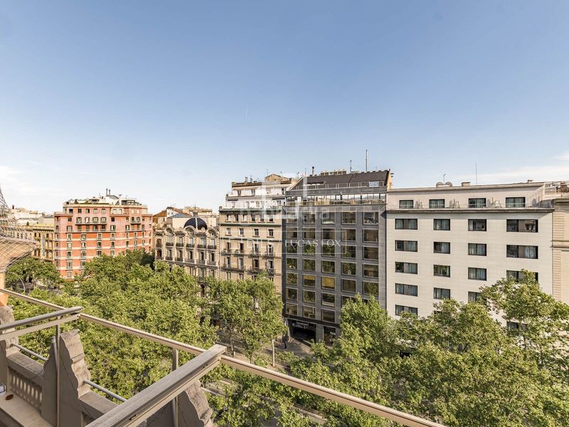 Foto 9b9de941-3dbd-49fc-9768-8fcbbbef9437. Àtic amb calefacció aparcament a Dreta de l´Eixample Barcelona