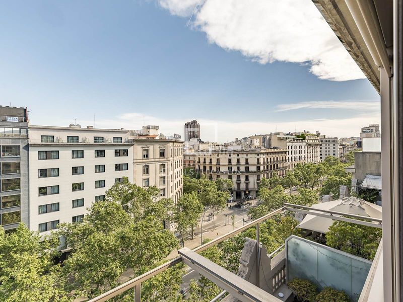 Foto c01f5401-9e80-4843-b025-ed3fdd2687c1. Àtic amb calefacció aparcament a Dreta de l´Eixample Barcelona