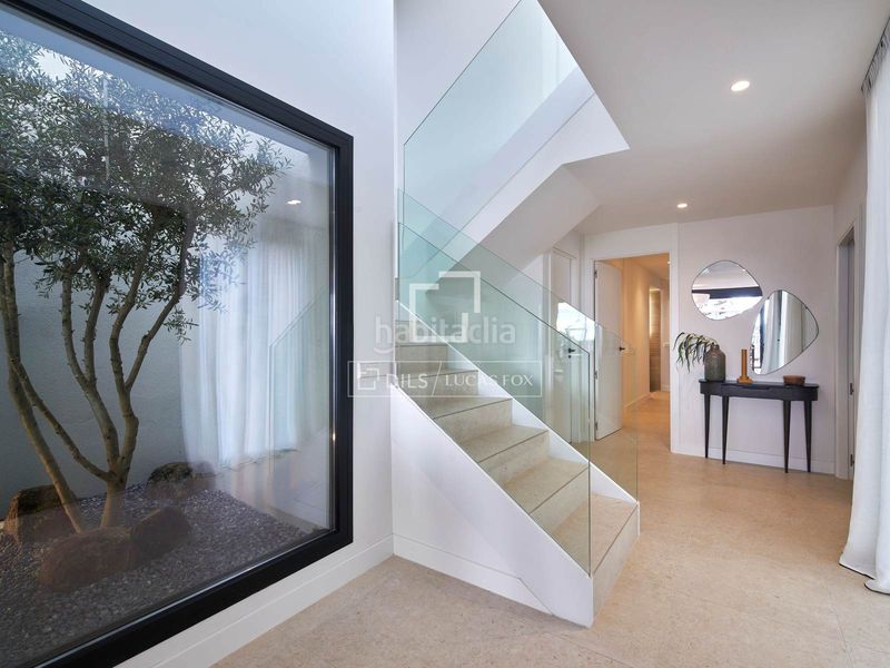 Foto 1c48778f-3297-42fa-9810-003476214056. Chalet impresionante villa de obra nueva de 4 dormitorios con 297 m exteriores en venta en Torrelodones